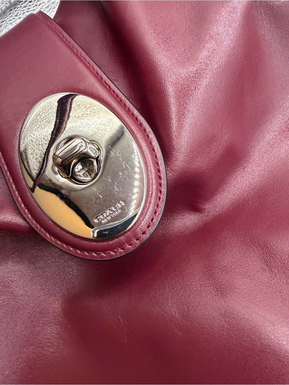 Coach Carlyle Elegant Burgundy Leather Shoulder Bag - Picture 5 of 5